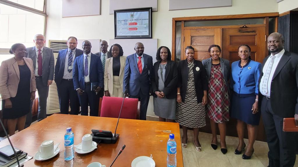 Group photo of experts in Uganda