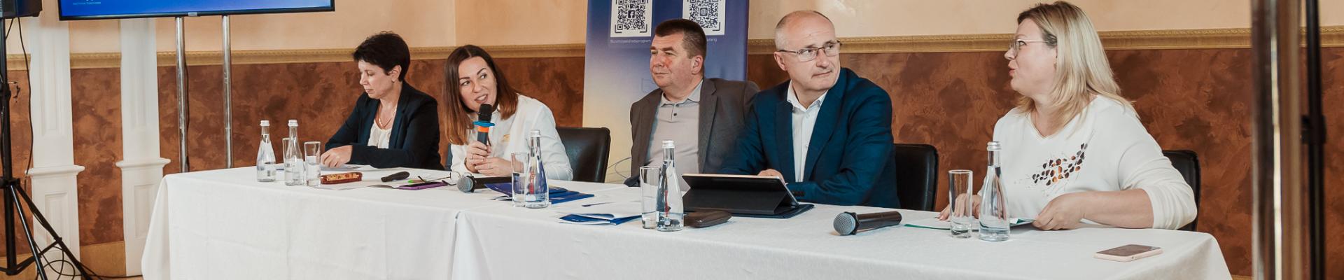 Photograph of meeting at Verkhova Radna